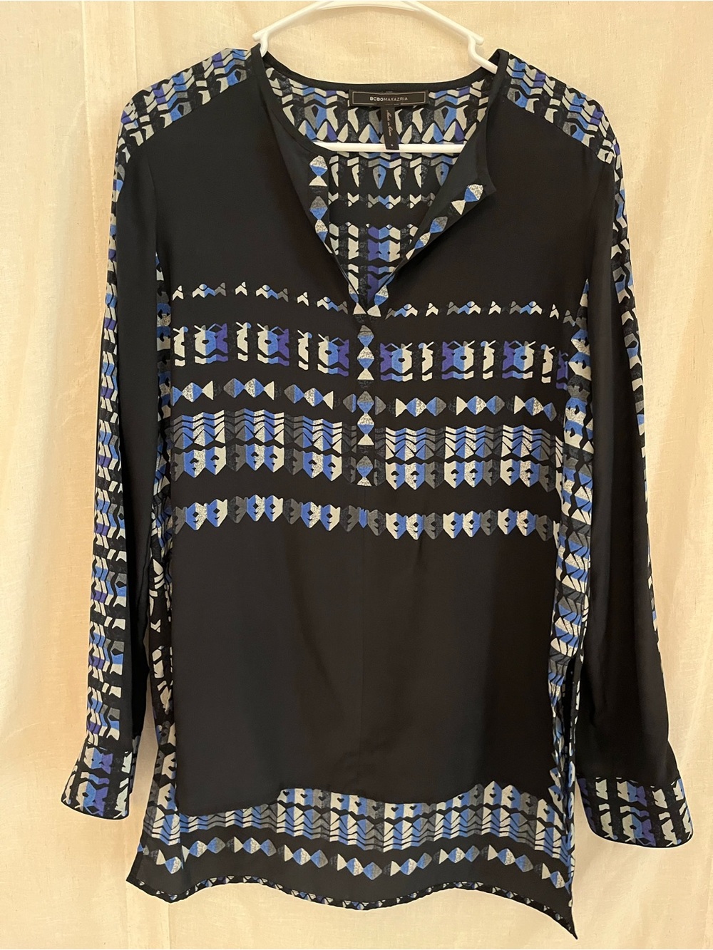 BCBGMaxAzria Black Geometric Print Tunic with Blue Accents